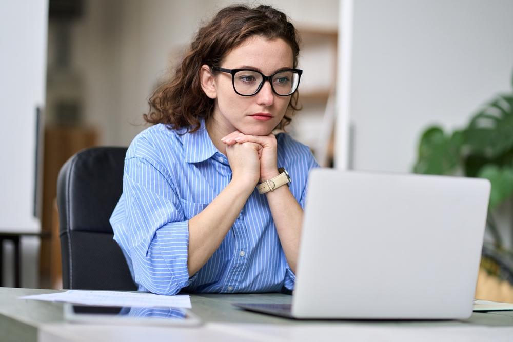 ¿Cuál es el procedimiento de investigación de un accidente automovilístico fatal?