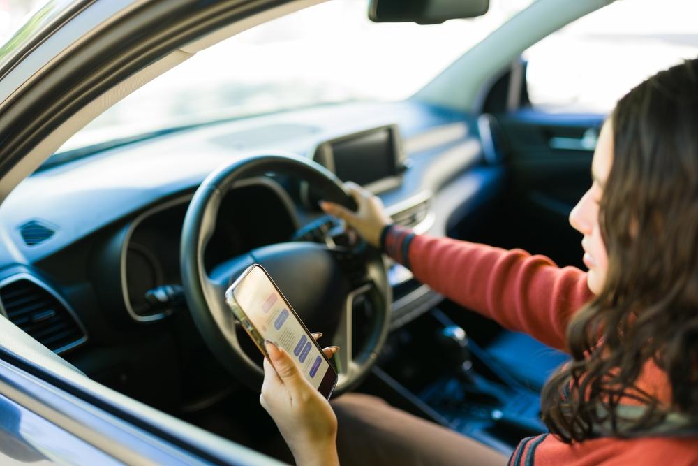 ¿Qué es la conducción distraída?